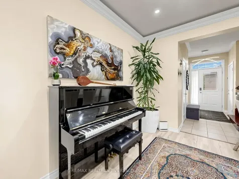 7 Holly Drive Richmond Hill ON L4S 2P1