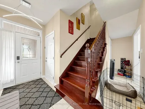 7 Holly Drive Richmond Hill ON L4S 2P1