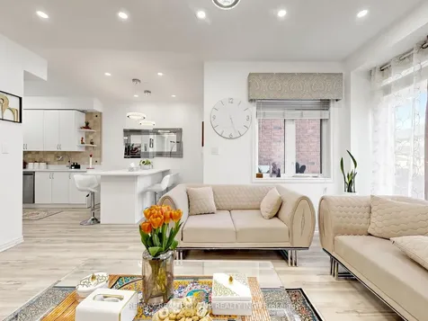 7 Holly Drive Richmond Hill ON L4S 2P1