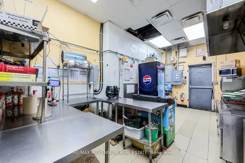 15 Ringwood Drive Whitchurch-stouffville ON L4A 8C1