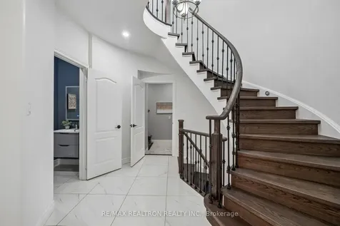 146 Seabreeze Avenue Vaughan ON L4J 9H1