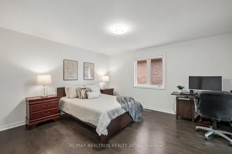 146 Seabreeze Avenue Vaughan ON L4J 9H1