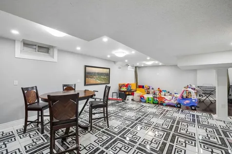 146 Seabreeze Avenue Vaughan ON L4J 9H1