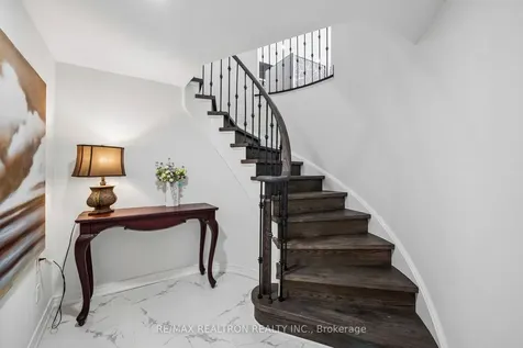 146 Seabreeze Avenue Vaughan ON L4J 9H1