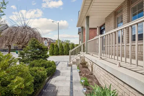 146 Seabreeze Avenue Vaughan ON L4J 9H1