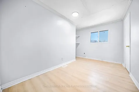 300 Metro Road N Georgina ON L4P 3C8