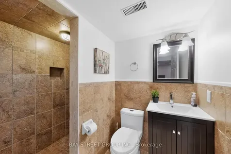 359 Worthington Avenue Richmond Hill ON L4E 4S3