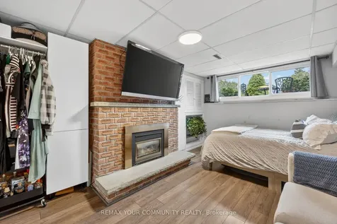 81 Crown Crescent Bradford West Gwillimbury ON L3Z 2M2