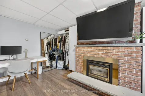81 Crown Crescent Bradford West Gwillimbury ON L3Z 2M2
