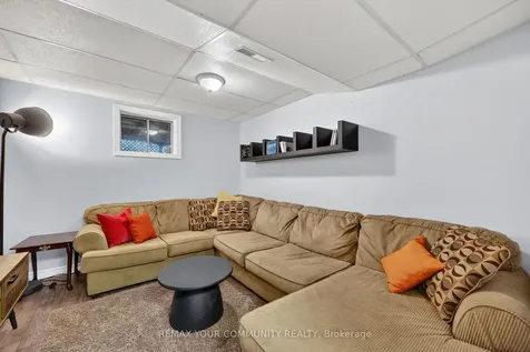 81 Crown Crescent Bradford West Gwillimbury ON L3Z 2M2