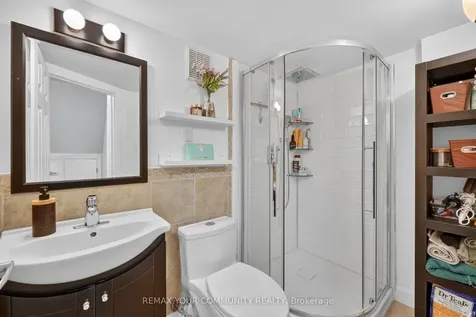 81 Crown Crescent Bradford West Gwillimbury ON L3Z 2M2