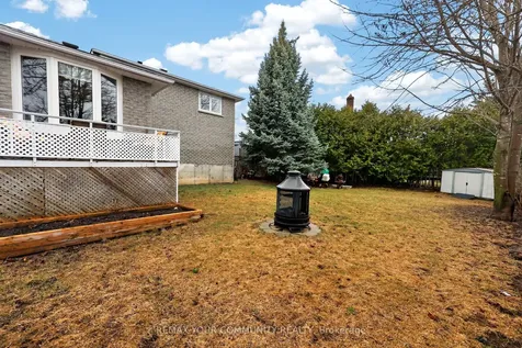 81 Crown Crescent Bradford West Gwillimbury ON L3Z 2M2