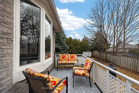 81 Crown Crescent Bradford West Gwillimbury ON L3Z 2M2