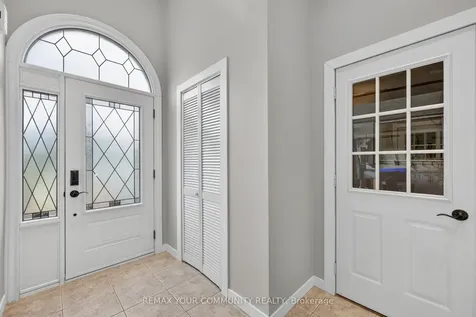 81 Crown Crescent Bradford West Gwillimbury ON L3Z 2M2