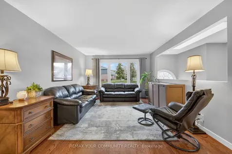81 Crown Crescent Bradford West Gwillimbury ON L3Z 2M2