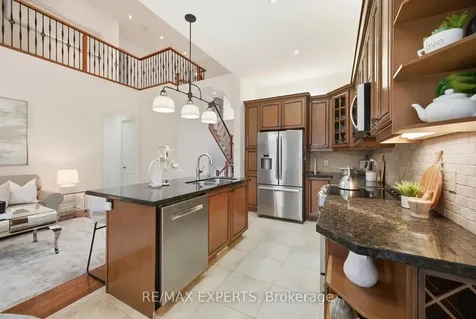 11 Collier Crescent Essa ON L3W 0M7