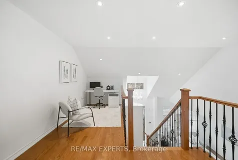11 Collier Crescent Essa ON L3W 0M7