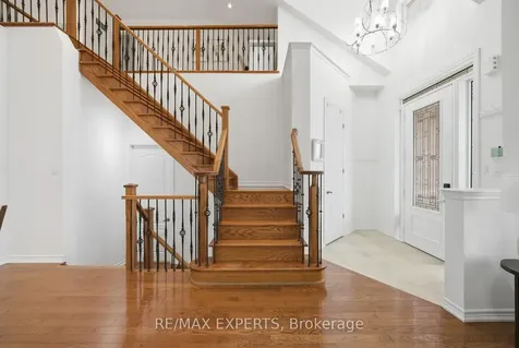 11 Collier Crescent Essa ON L3W 0M7