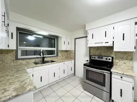 90 Rockport Crescent Richmond Hill ON L4C 2L8