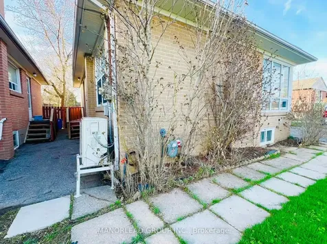 90 Rockport Crescent Richmond Hill ON L4C 2L8