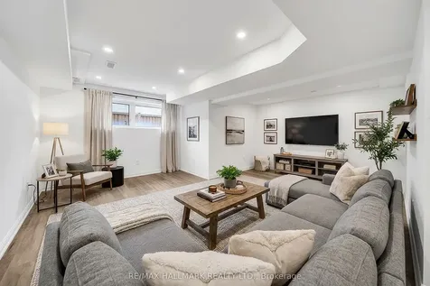 52 Allure Street Newmarket ON L3X 0L2