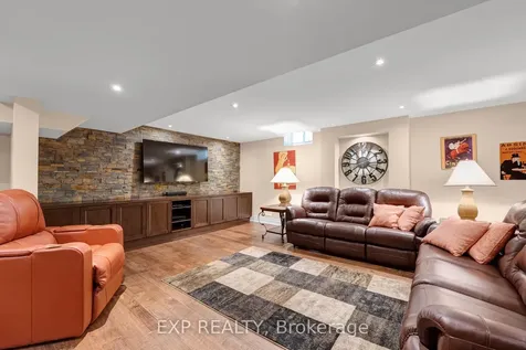 1063 Secretariate Road Newmarket ON L3X 1M3