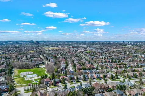 1063 Secretariate Road Newmarket ON L3X 1M3