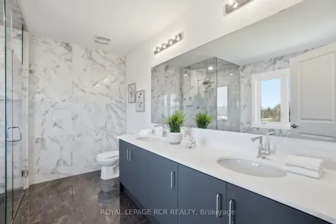 1350 Davis Loop Innisfil ON L0L 1W0
