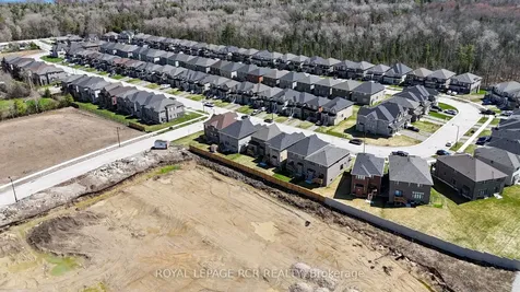 1350 Davis Loop Innisfil ON L0L 1W0