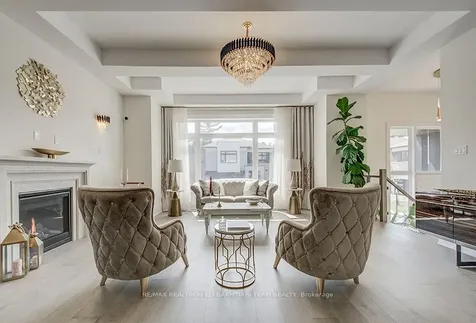 50 Royal Hill Court Aurora ON L4G 3Z7