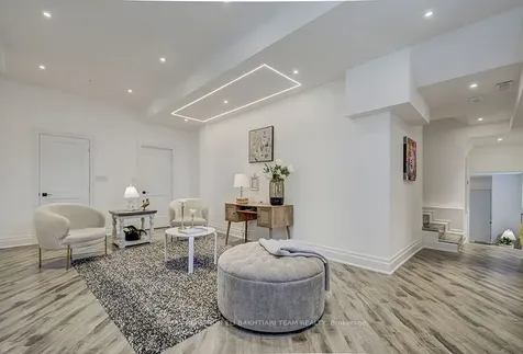 50 Royal Hill Court Aurora ON L4G 3Z7