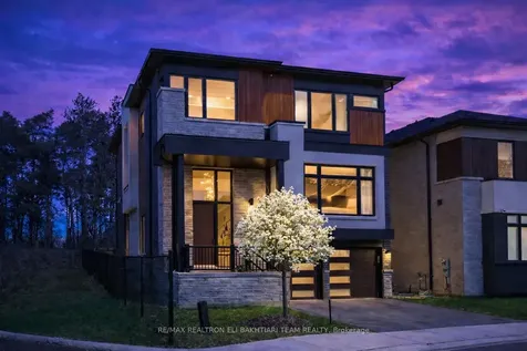 50 Royal Hill Court Aurora ON L4G 3Z7