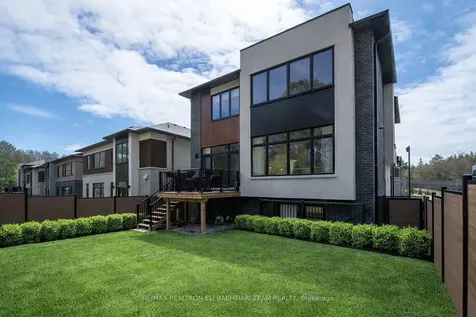 50 Royal Hill Court Aurora ON L4G 3Z7