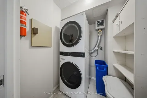 250 Davis Drive Newmarket ON L3Y 7T7