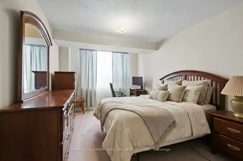 250 Davis Drive Newmarket ON L3Y 7T7