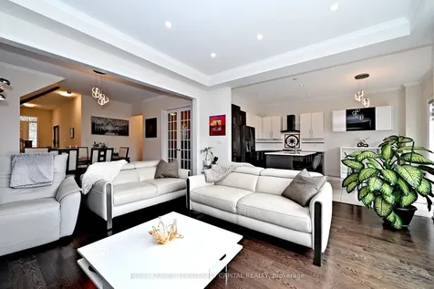 22 Walter Tunny Crescent East Gwillimbury ON L9N 0R4