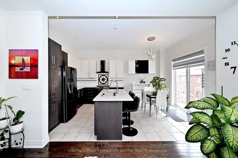 22 Walter Tunny Crescent East Gwillimbury ON L9N 0R4