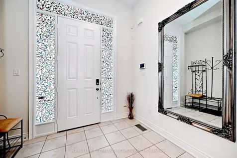 22 Walter Tunny Crescent East Gwillimbury ON L9N 0R4