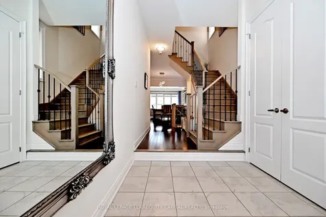 22 Walter Tunny Crescent East Gwillimbury ON L9N 0R4