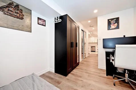 22 Walter Tunny Crescent East Gwillimbury ON L9N 0R4