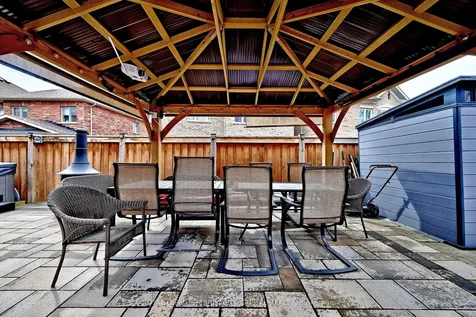 22 Walter Tunny Crescent East Gwillimbury ON L9N 0R4
