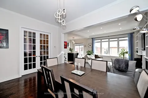 22 Walter Tunny Crescent East Gwillimbury ON L9N 0R4