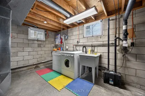 24 Drummond Street Adjala-tosorontio ON L0G 1L0