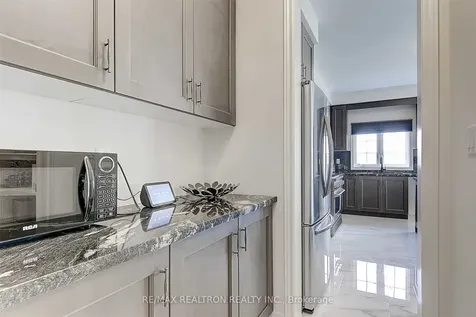 112 Connell Drive Georgina ON L4P 0K3