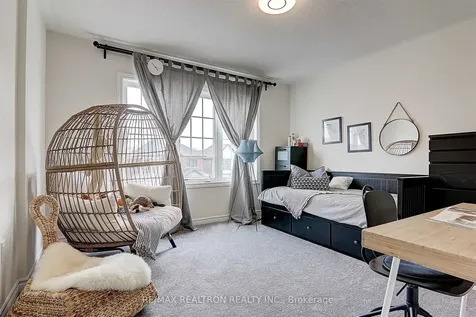 112 Connell Drive Georgina ON L4P 0K3