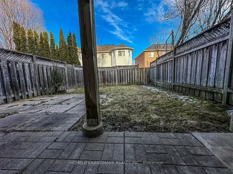 24 Crittenden Drive Georgina ON L4P 4E7