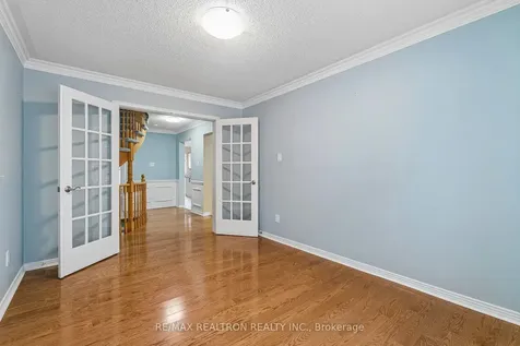 108 Cranberry Lane Aurora ON L4G 5Z3