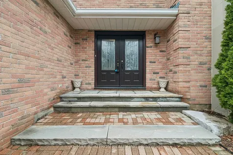 108 Cranberry Lane Aurora ON L4G 5Z3