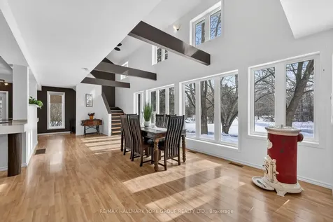 5768 Smith Boulevard Georgina ON L0E 1A0