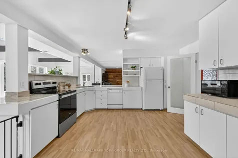 5768 Smith Boulevard Georgina ON L0E 1A0